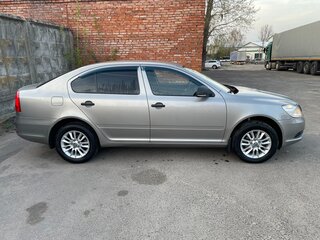 2010 Skoda Octavia II (A5) Рестайлинг, серый, 910000 рублей, вид 2