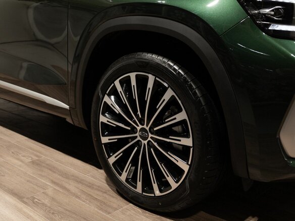 2026 Geely Monjaro I, зелёный, 5110995 рублей - вид 17