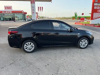 2019 Kia Rio IV, чёрный, 1490000 рублей, вид 5