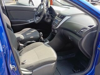 2013 Hyundai Solaris I, синий, 570000 рублей, вид 5
