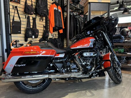 2024 Harley-Davidson CVO Street Glide, оранжевый, 4900000 рублей, вид 2
