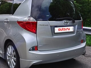 2011 Toyota Ractis II, серебристый, 1080000 рублей, вид 3
