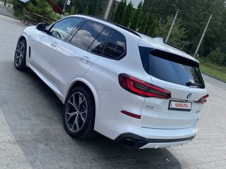 2021 BMW X5 30d IV (G05/G18), белый, 9500000 рублей, вид 4