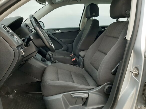 2015 Volkswagen Tiguan I Рестайлинг, серебристый - вид 9