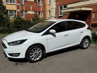 2017 Ford Focus III Рестайлинг, белый, 1100000 рублей, вид 5