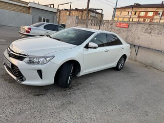 2017 Toyota Camry VII (XV50) Рестайлинг, белый, 2850000 рублей, вид 5