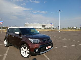 2017 Kia Soul II Рестайлинг, коричневый, 3000000 рублей, вид 1