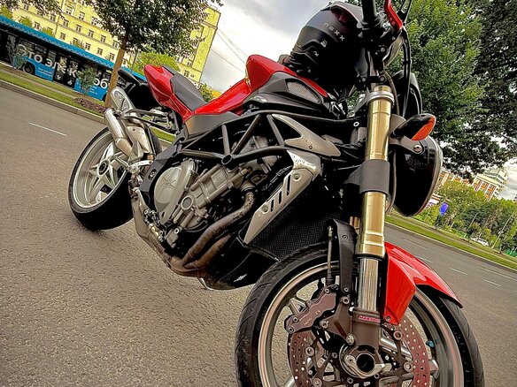 2004 MV Agusta Brutale 750, красный - вид 2