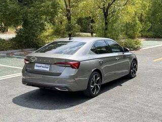 2022 Skoda Octavia IV (A8), серый, 1700077 рублей, вид 4