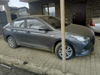 2021 Hyundai Solaris II Рестайлинг, серый, 2000000 рублей, вид 4