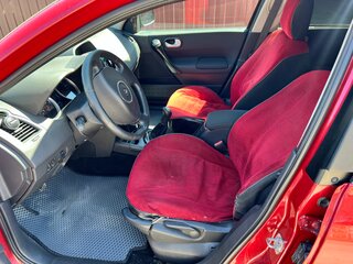 2008 Renault Megane II Рестайлинг, красный, 530000 рублей, вид 4