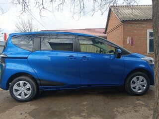 2019 Toyota Sienta II Рестайлинг, синий, 1640000 рублей, вид 2