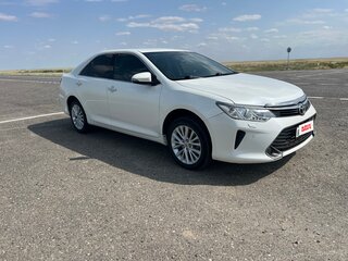 2014 Toyota Camry VII (XV50) Рестайлинг, белый, 1950000 рублей, вид 3