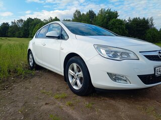 2011 Opel Astra J, белый, 600000 рублей, вид 1