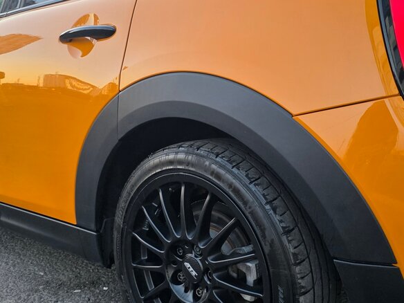 2016 Mini Hatch Cooper S III (F55/F56), оранжевый - вид 13