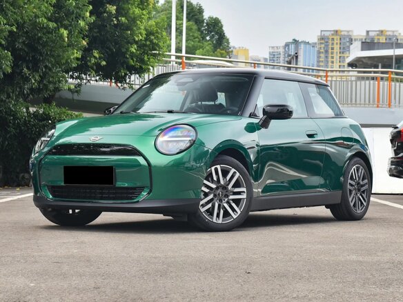 2025 Mini Hatch E IV (F65/F66/J01), зелёный, 2890002 рублей