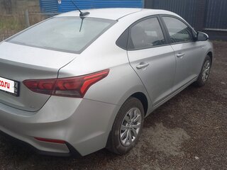 2017 Hyundai Solaris II, серебристый, 1200000 рублей, вид 4