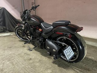2017 Harley-Davidson Breakout, чёрный, 2100000 рублей, вид 3
