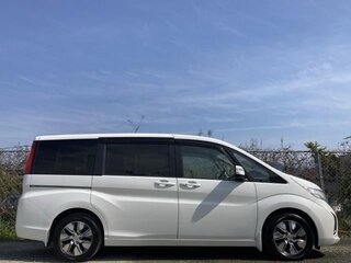 2015 Honda Stepwgn V, белый, 1390000 рублей, вид 3