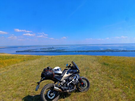 2024 Husqvarna Svartpilen 401, серый, 580000 рублей, вид 3