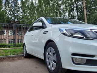 2015 Kia Rio III Рестайлинг, белый, 1199999 рублей, вид 2