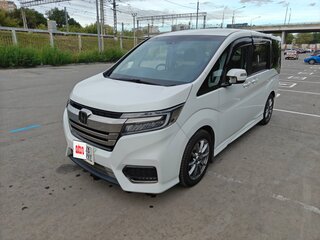 2019 Honda Stepwgn V Рестайлинг, белый, 2100000 рублей, вид 4