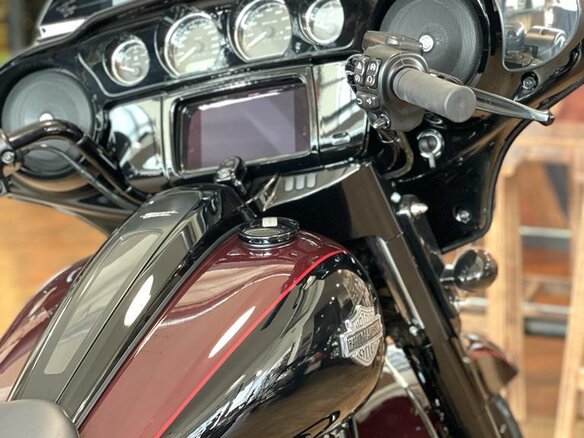 2022 Harley-Davidson Street Glide Special, пурпурный, 3600000 рублей - вид 12