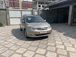 2007 Toyota Sienna II Рестайлинг, белый, 1100000 рублей, вид 4