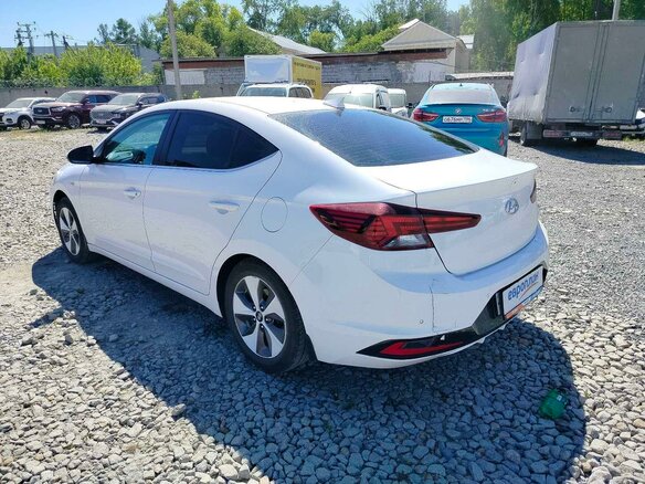 2020 Hyundai Elantra VII (CN7), белый - вид 3