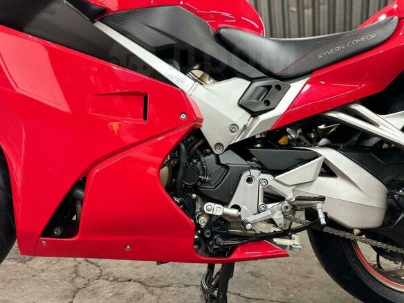 2014 Honda VFR 800, красный, 910000 рублей - вид 25