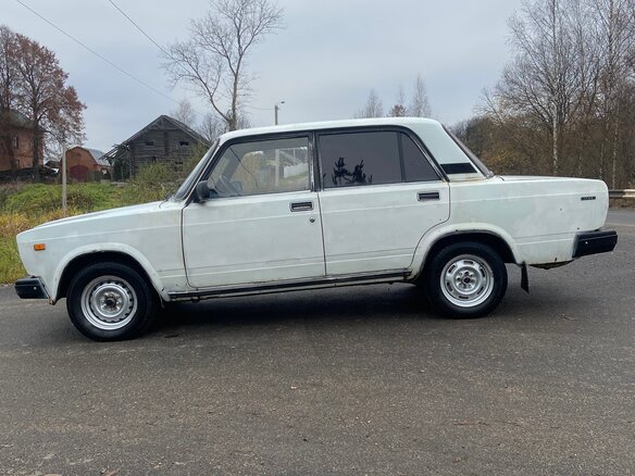2002 Lada (ВАЗ) 2107, белый, 65000 рублей - вид 9