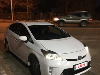 2012 Toyota Prius III Рестайлинг (XW30), белый, 1350000 рублей, вид 2