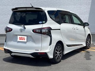 2018 Toyota Sienta II, белый, 880000 рублей, вид 5