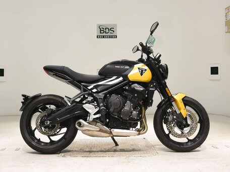 2025 Triumph Trident 660, чёрный, 999000 рублей, вид 2