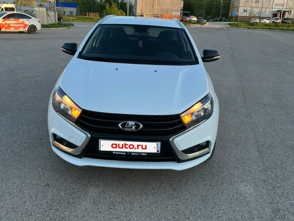 2017 Lada (ВАЗ) Vesta SW I, белый, 800000 рублей - вид 4