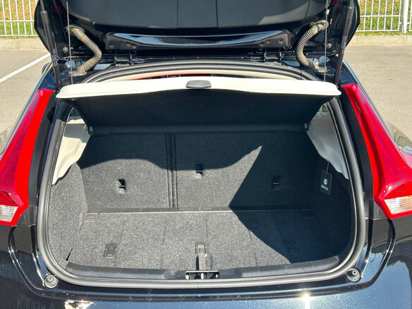 2019 Volvo V40 II Рестайлинг, чёрный, 2177760 рублей - вид 17