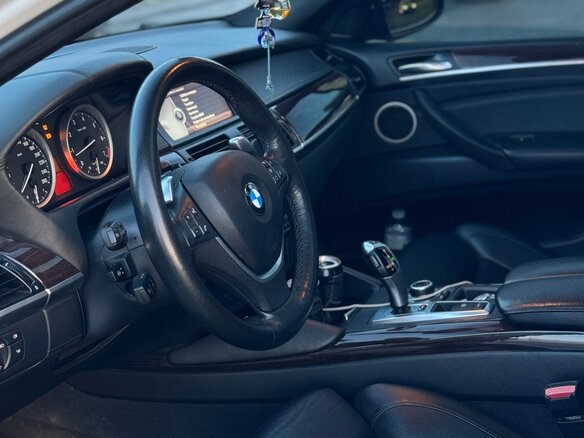 2010 BMW X6 50i 8-speed I (E71), белый, 1750000 рублей - вид 3