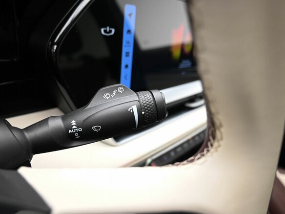 2023 Geely Monjaro I, серый, 3005000 рублей - вид 13