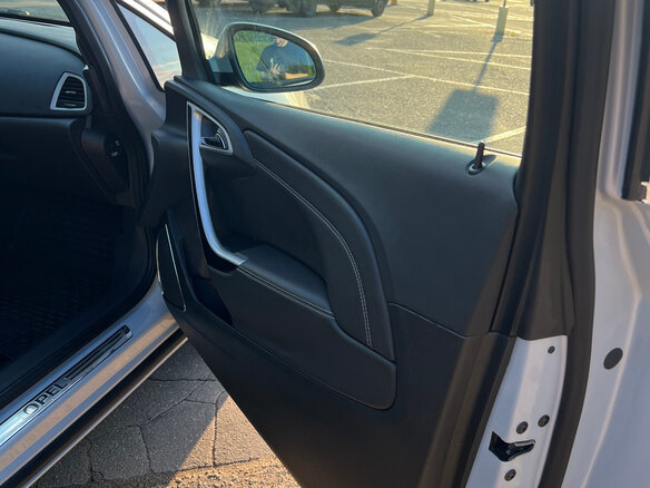 2012 Opel Astra GTC J Рестайлинг, белый, 750000 рублей - вид 10