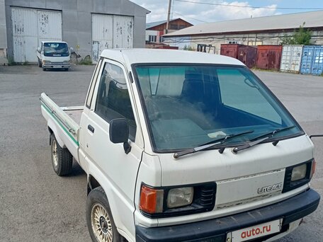 1990 Toyota LiteAce, белый, 375000 рублей, вид 1