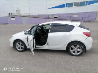 2010 Opel Astra J, белый, 432329 рублей, вид 3
