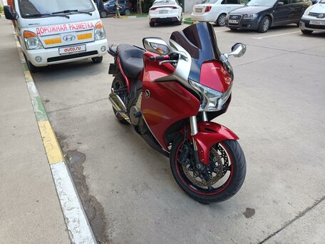 2010 Honda VFR 1200, красный, 799000 рублей, вид 2