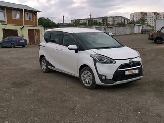 2018 Toyota Sienta II, белый, 1900000 рублей, вид 3