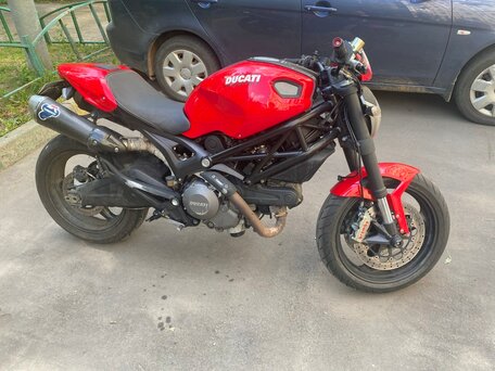 2009 Ducati Monster 696, красный, 500000 рублей, вид 2