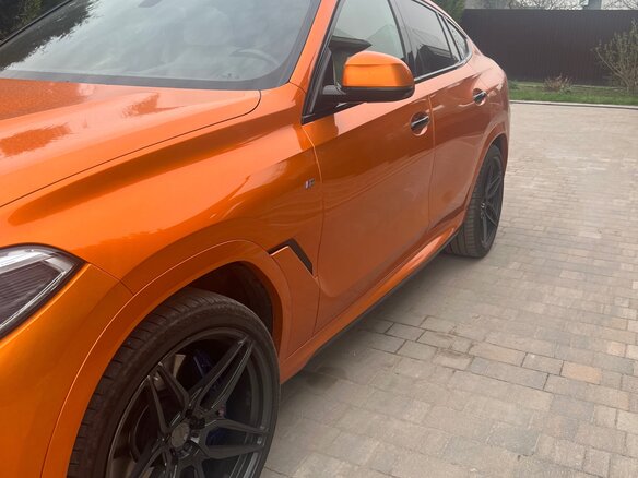 2020 BMW X6 M50d III (G06), оранжевый, 7600000 рублей - вид 4