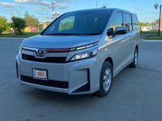 2018 Toyota Voxy III (R80) Рестайлинг, серый, 1670000 рублей, вид 1