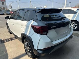 2022 Toyota Yaris IV, белый, 1440000 рублей, вид 3