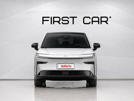 2026 Toyota bZ3X 58.3 kWh, серебристый, 2635000 рублей, вид 4