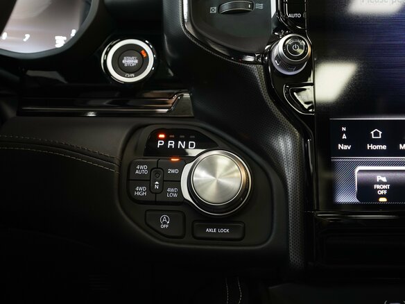 2026 Ram 1500 Crew Cab V Рестайлинг, чёрный - вид 23