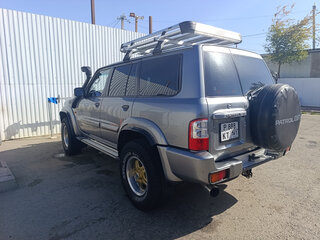 2004 Nissan Patrol V (Y61), серебристый, 3500000 рублей, вид 5